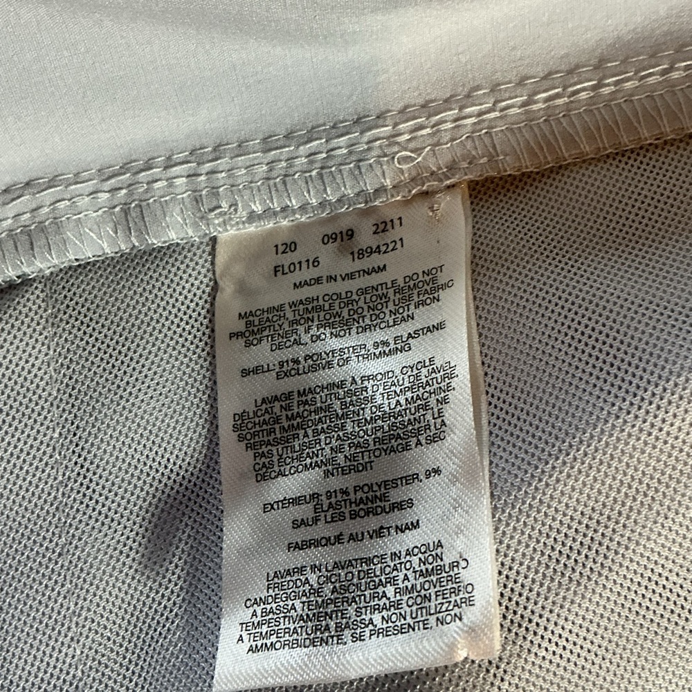 Columbia PFG Women's XL Light Gray Athletic Shorts 3” inseam NEW NWT - Picture 5 of 8